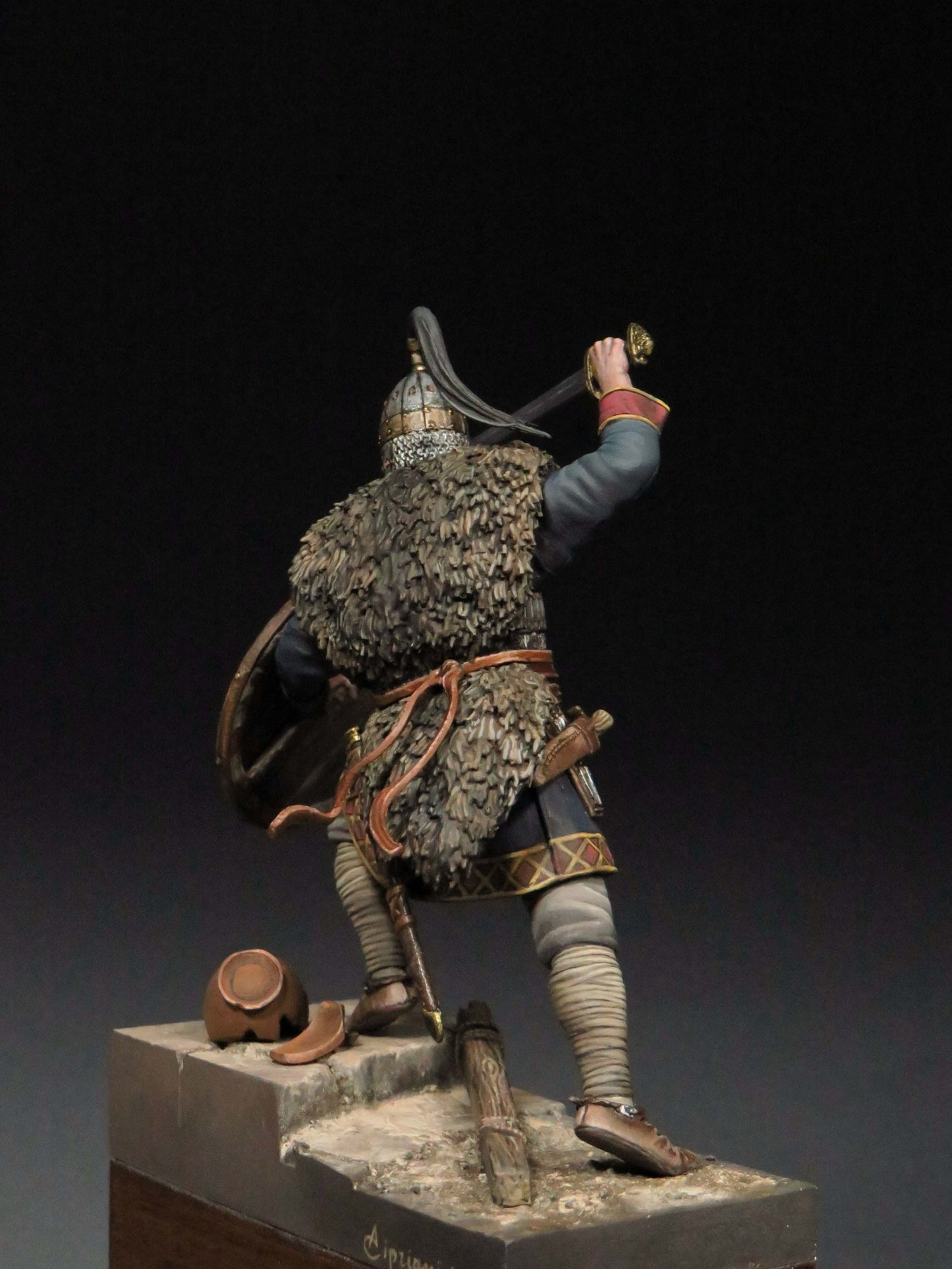 Lombard Duke - The Rebellion of the Dukes, 601-602 A.D. 54mm.