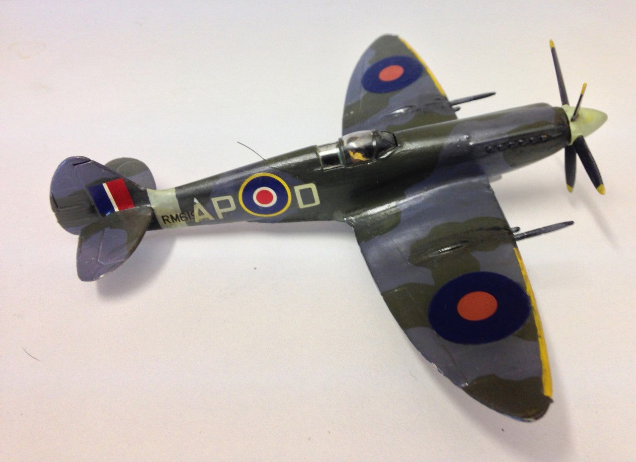 OLD - Spitfire Mk. XIV + V1