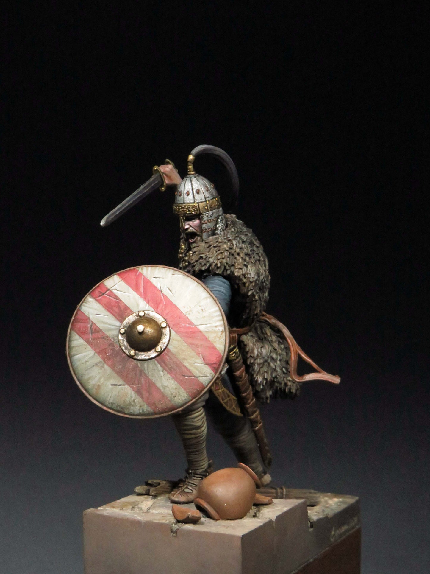 Lombard Duke - The Rebellion of the Dukes, 601-602 A.D.  54mm.