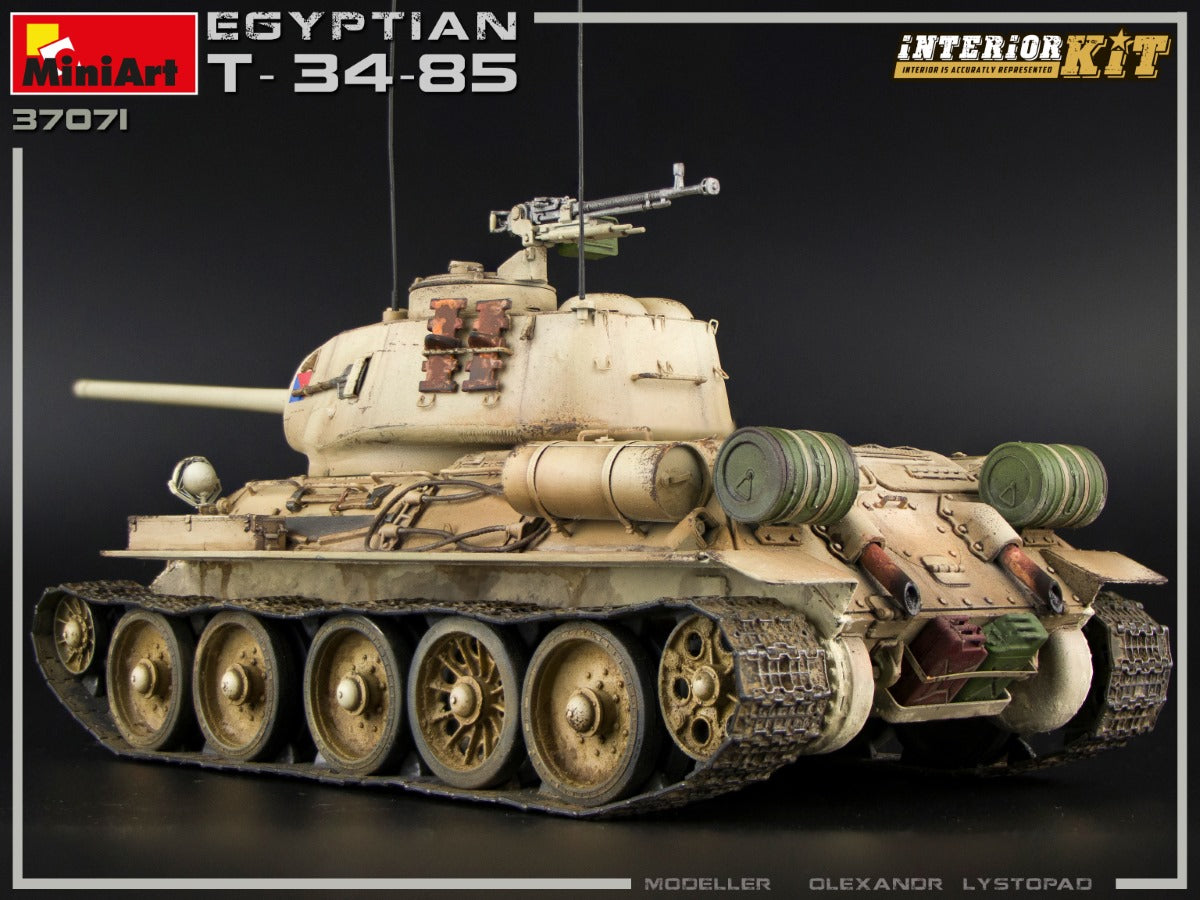 Egyptian T34-85 with Crew