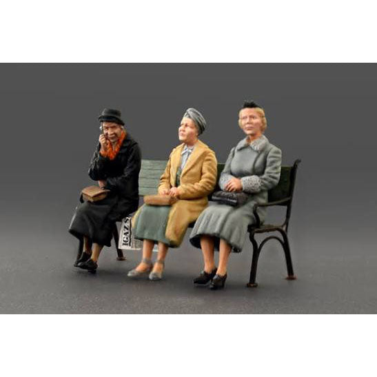 German Sitting Civilians '30s-'40s